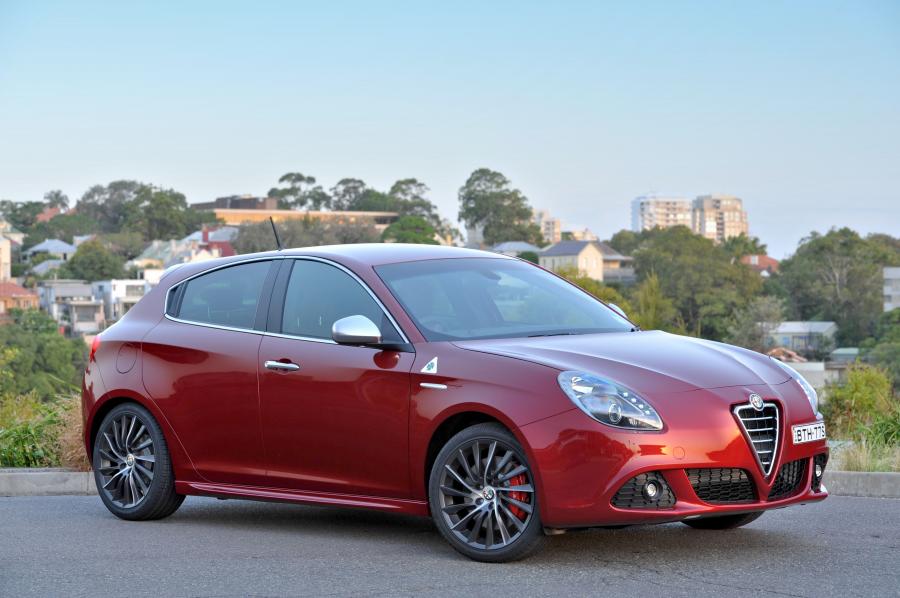  Alfa Romeo Giulietta Quadrifoglio Verde (940) 2011 года  (AU) (фото 16 из 28)